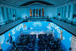 Η Allwyn Hellas γιόρτασε τα 10 χρόνια του προγράμματος Forward με 100 επιχειρήσεις στην οικογένειά του